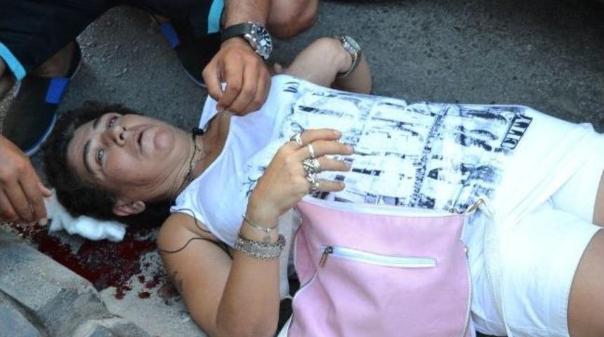 Ayvalık&rsquo;ta Engelli Gence Otomobil &Ccedil;arptı