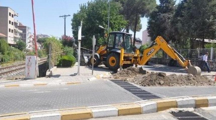 Salihli&rsquo;de Kanalizasyon &Ccedil;alışmaları Devam Ediyor