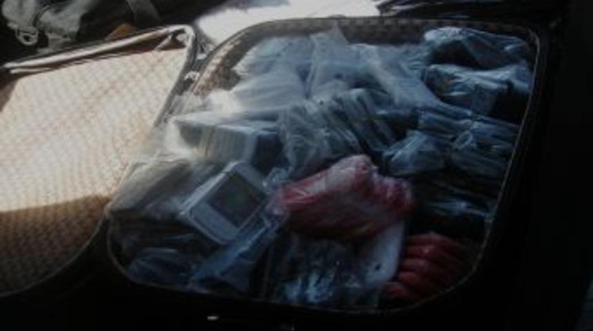 Kayseri Polisi 409 Adet Ka&ccedil;ak Cep Telefonu Ele Ge&ccedil;irdi