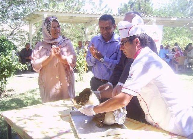 Yozgat Üretici Kadınlar Derneği Yozgat’ın Yöresel Yemeklerini Ankara’da Tanıttı