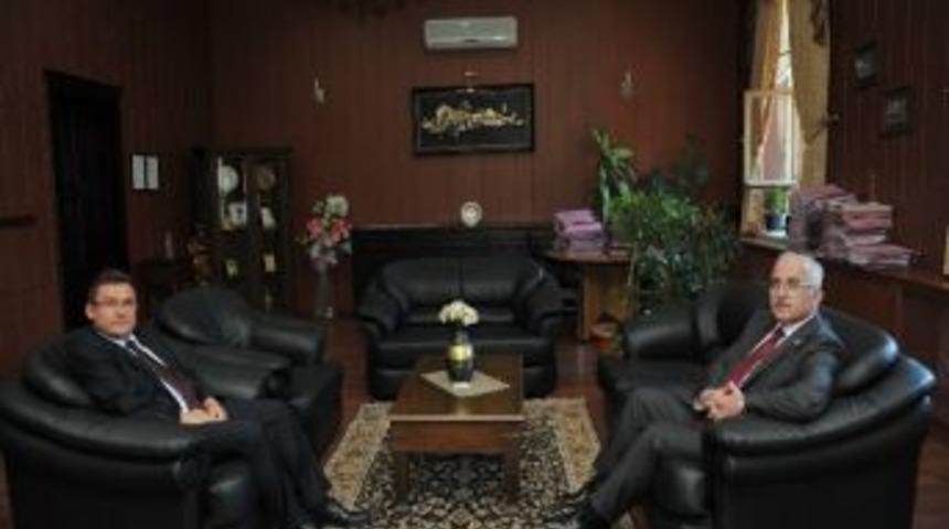 Vali Tuna, B&ouml;lge İdare Mahkemesi Başkanı Terzi&rsquo;yi Ziyaret Etti