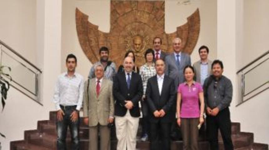 &Ccedil;in Ve Şili&rsquo;den İn&ouml;n&uuml; &Uuml;niversitesi'ne Ziyaret