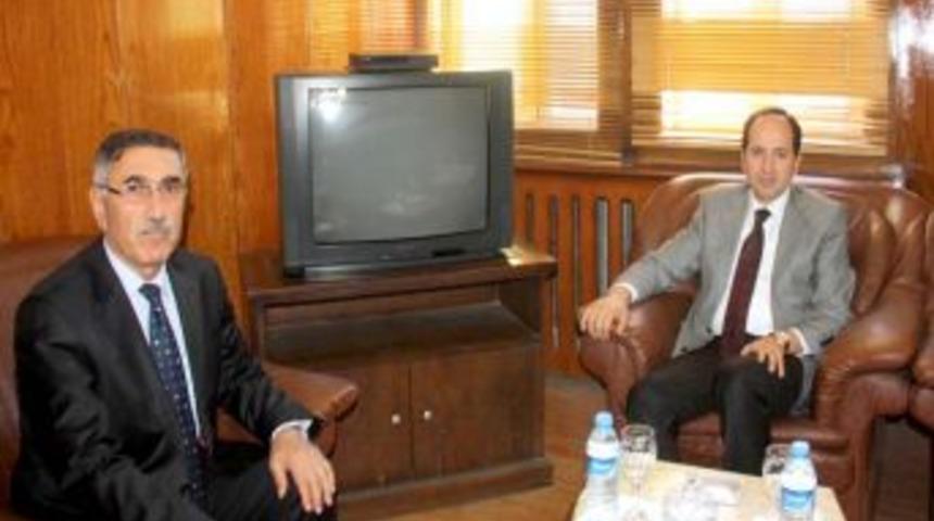 Vali Kalkan'dan, Belediye Başkanı Bedirhanoğlu'na Ziyaret