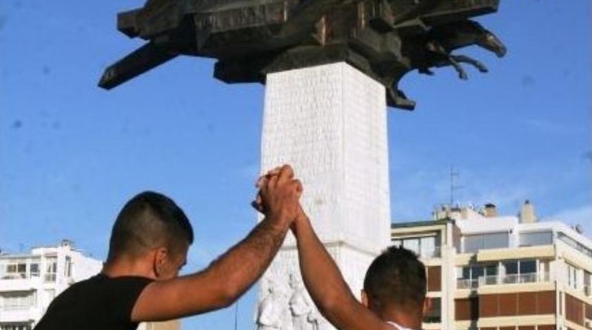 T&uuml;rk Yıldızları Nefes Kesti