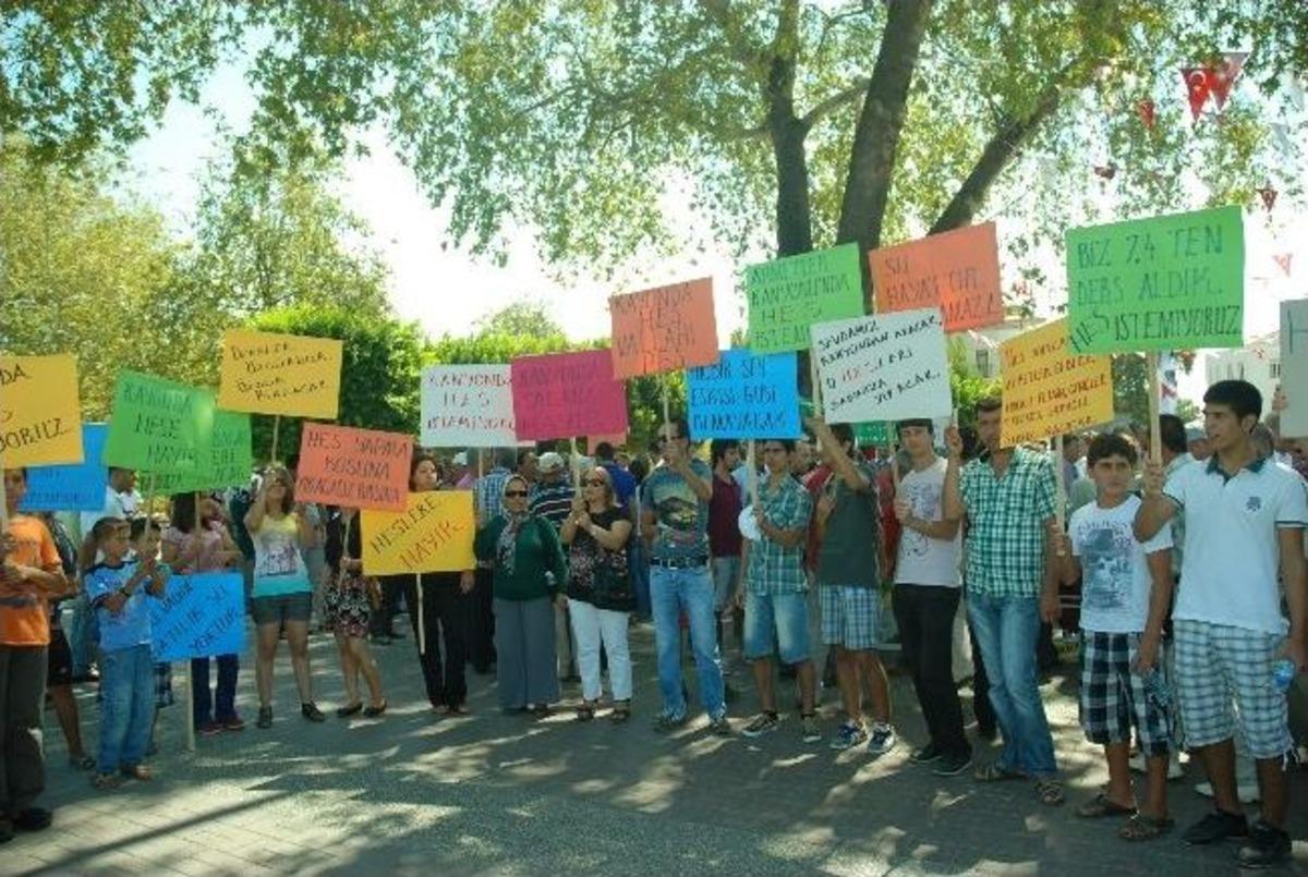Antalya&rsquo;da Hes Protestosu