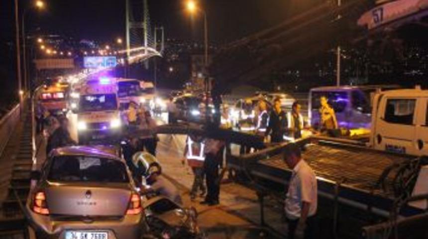 Boğazi&ccedil;i K&ouml;pr&uuml;s&uuml;'nde Kaza: 1 &Ouml;l&uuml;, 4 Yaralı