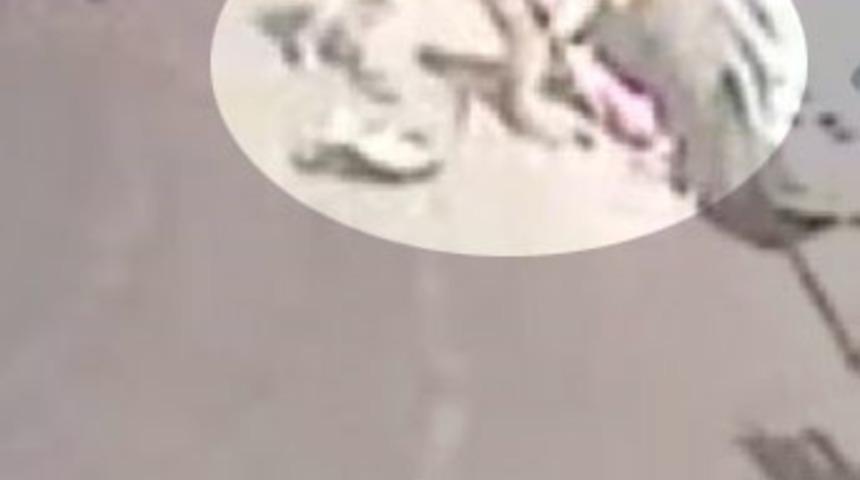 Dolapdere'de min&uuml;b&uuml;s anne-kız b&ouml;yle ezildi