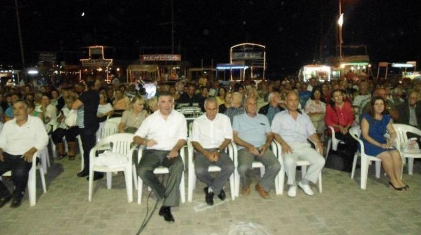İzmir&rsquo;in Kurtuluşunun 91. Yılı Akb&uuml;k'te Konserle Kutlandı
