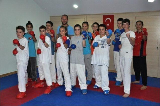 D&uuml;zce Karate Takımı T&uuml;rkiye Şampiyonasında İddialı 2