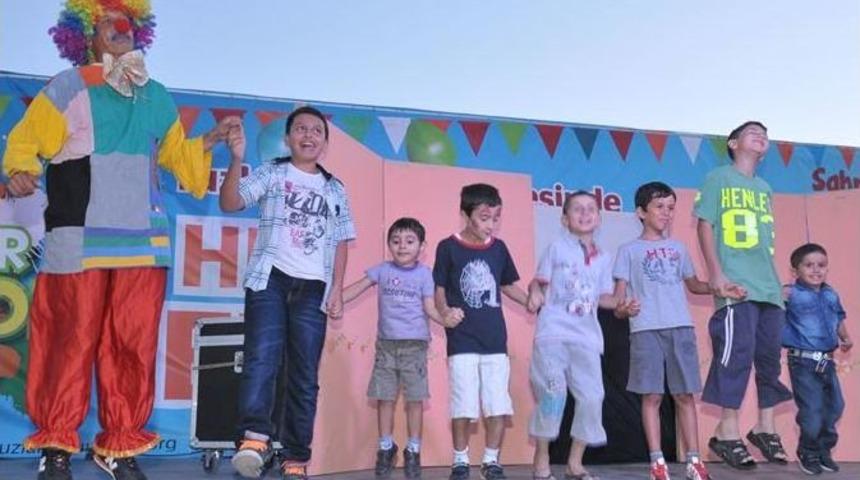 Tuzla'da Her Akşam Bir Mahalle Şenleniyor