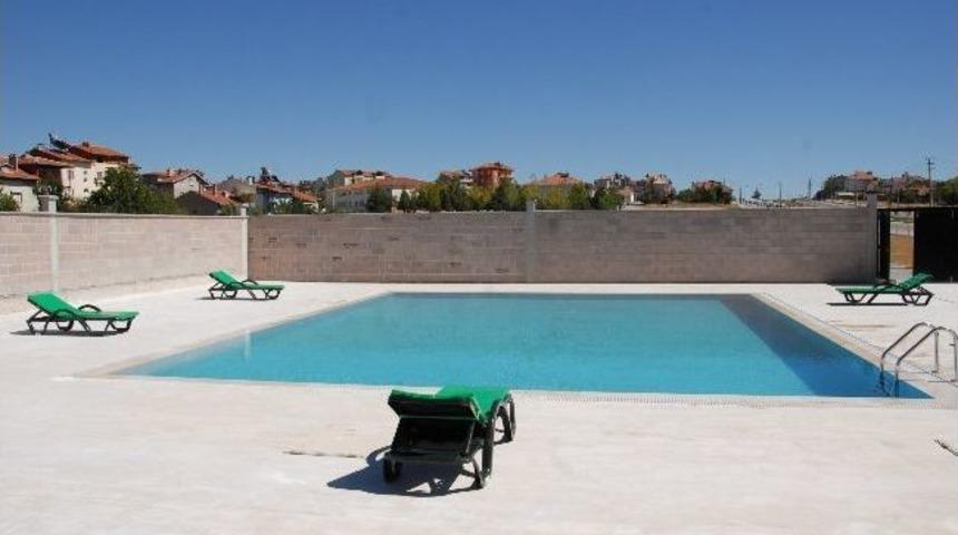 Uşak&rsquo;ta Bir Y&uuml;zme Havuzu Daha Hizmete Girdi