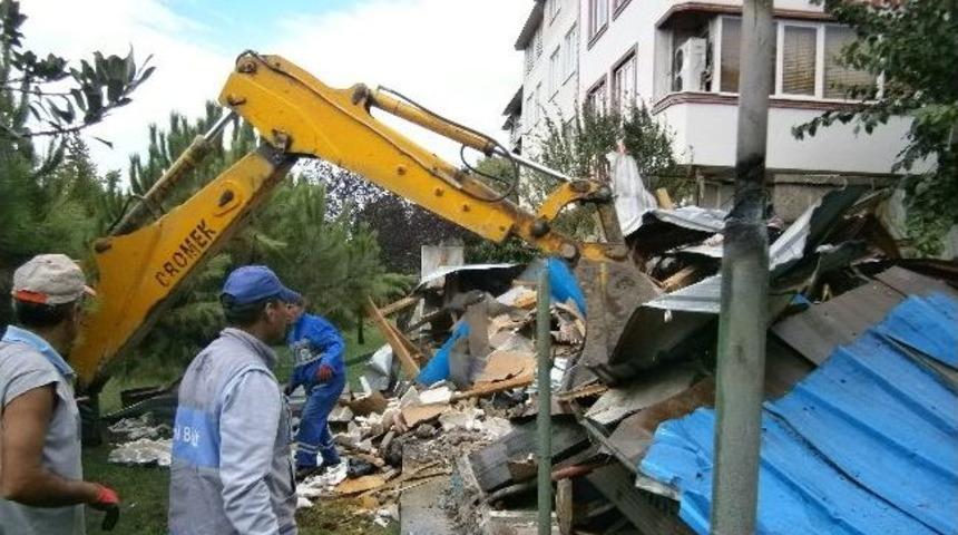 İzmit Belediyesi Ka&ccedil;ak Yapılaşmayı Affetmiyor