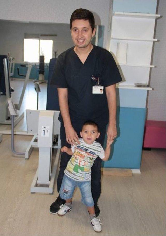 Minik Buğra 3 Yıl Sonra Y&uuml;r&uuml;meye Başladı 2