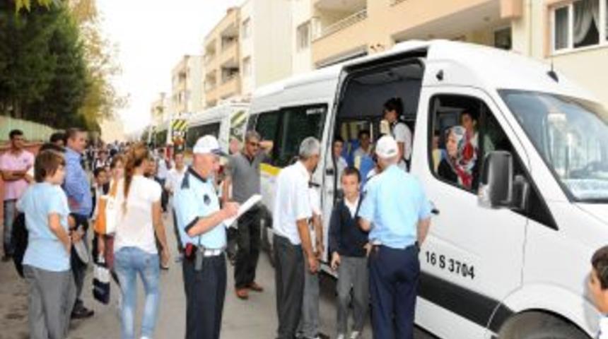 Okul Servisinde Ayakta Yolculuk Etmeyin