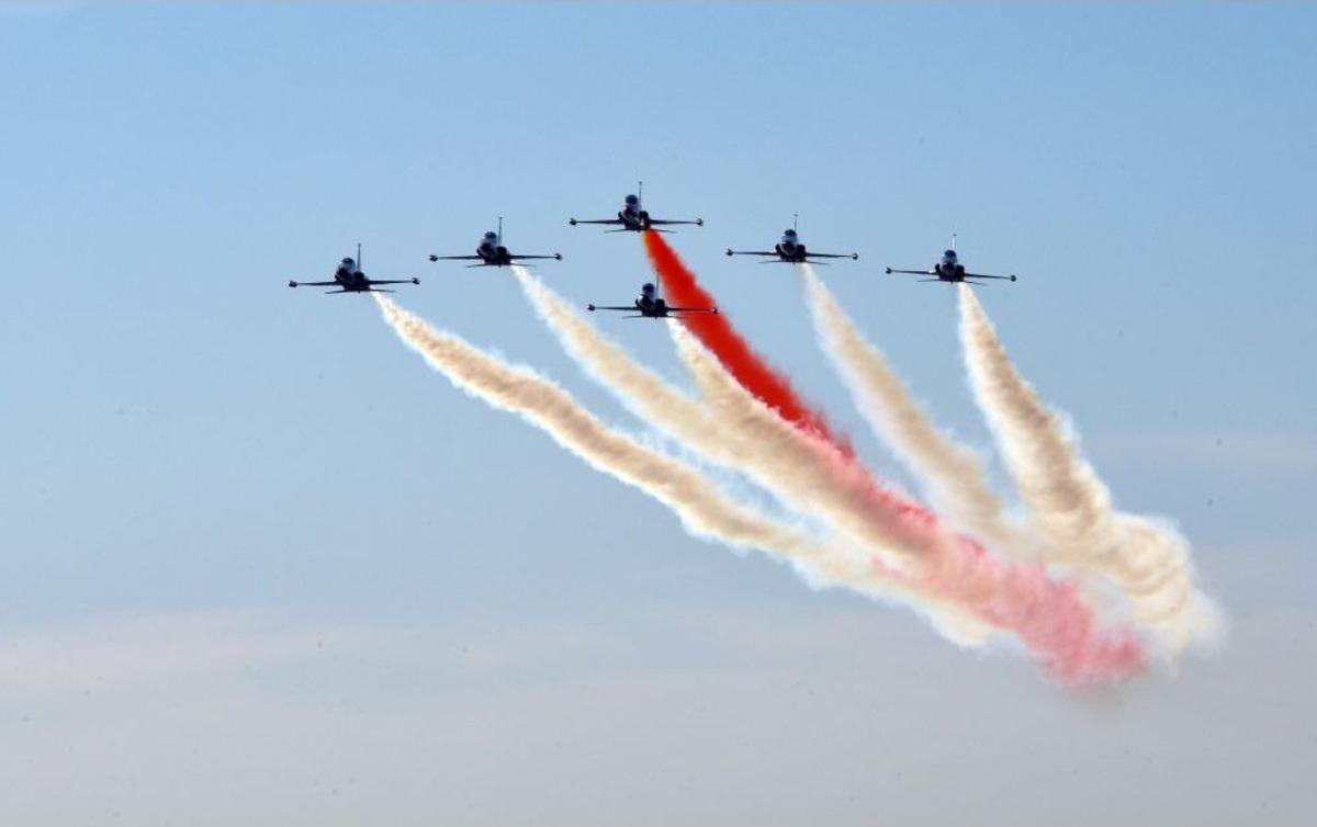 İzmir'de 9 Eyl&uuml;l Kurtuluş Kutlaması Muhteşem Oldu