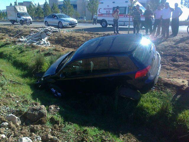 T&uuml;rkoğlu&rsquo;ndaki Trafik Kazasında 4 Kişi Yaralandı 1