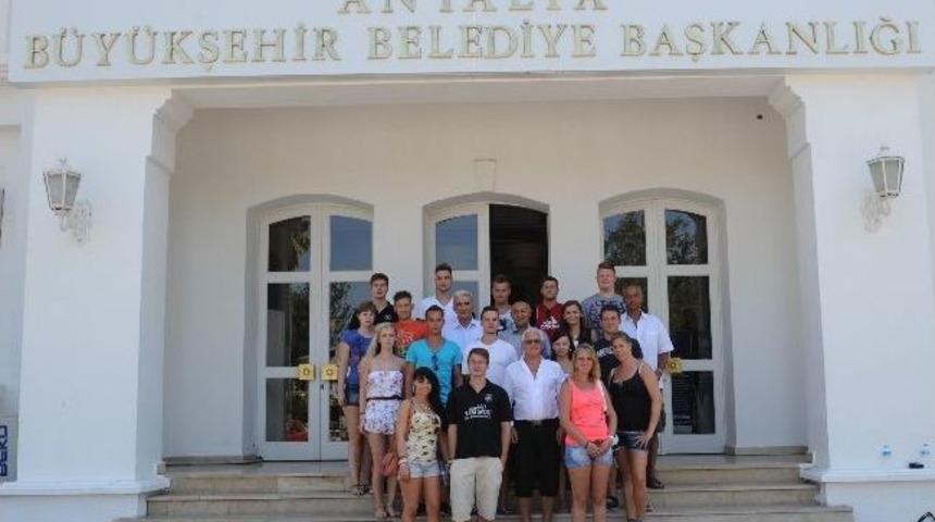 B&uuml;y&uuml;kşehir Kardeş Şehrin Sporcularını Ağırladı