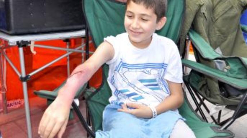 Kazaları &Ccedil;ocuklara Makyaj Yaparak Anlatıyorlar