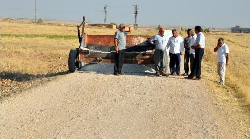 Ak&ccedil;akale K&ouml;ylerinde Asfaltlama &Ccedil;alışmaları Devam Ediyor