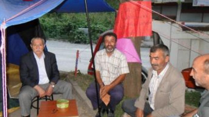 Muhtarın Oturma Eylemi İlgi G&ouml;rmedi