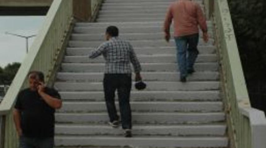 Merdiven Boyama Eylemi Gebze'de De Ger&ccedil;ekleşti