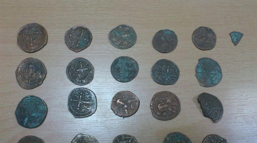 Kocaeli'nde 41 Adet Bizans Sikkesi Ele Ge&ccedil;irildi