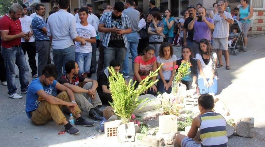 Armutlu Mahallesi'nde Ahmet Atakan'ın Cenazesi Bekleniyor