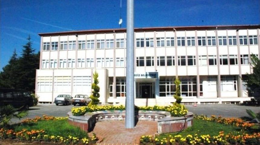 Gediz Belediyesi İl&ccedil;eyi &Ccedil;i&ccedil;eklerle Donattı