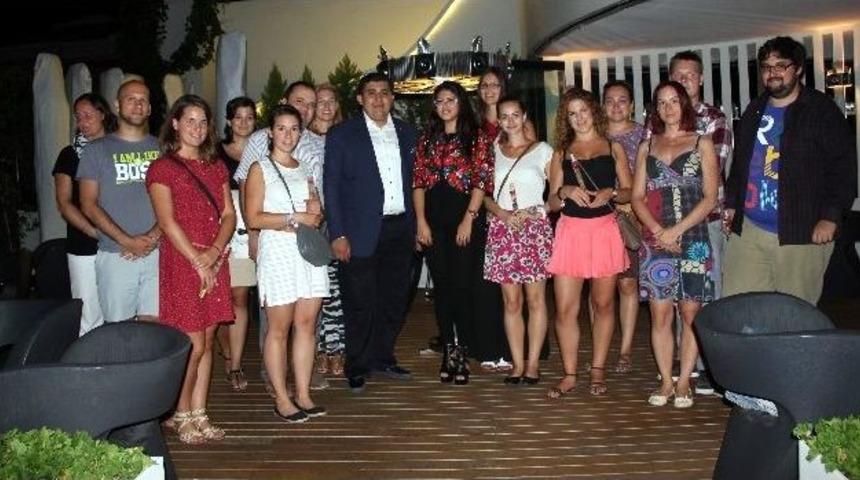 &Ouml;nce T&uuml;rk&ccedil;e &Ouml;ğrendiler, Sonra T&uuml;rkiye&rsquo;yi Keşfettiler