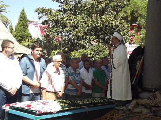 Ayto Eski Meclis Başkanı Çağlayan'ın Annesi Hayatını Kaybetti