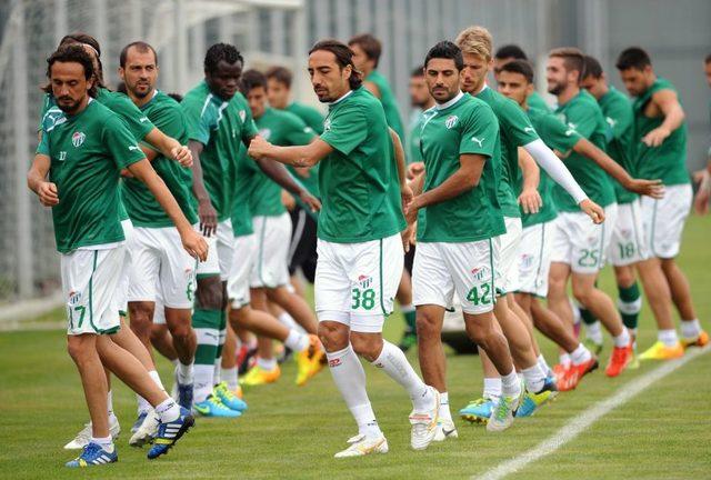 Bursaspor, Beşiktaş Ma&ccedil;ının Taktiğini &Ccedil;alıştı 1