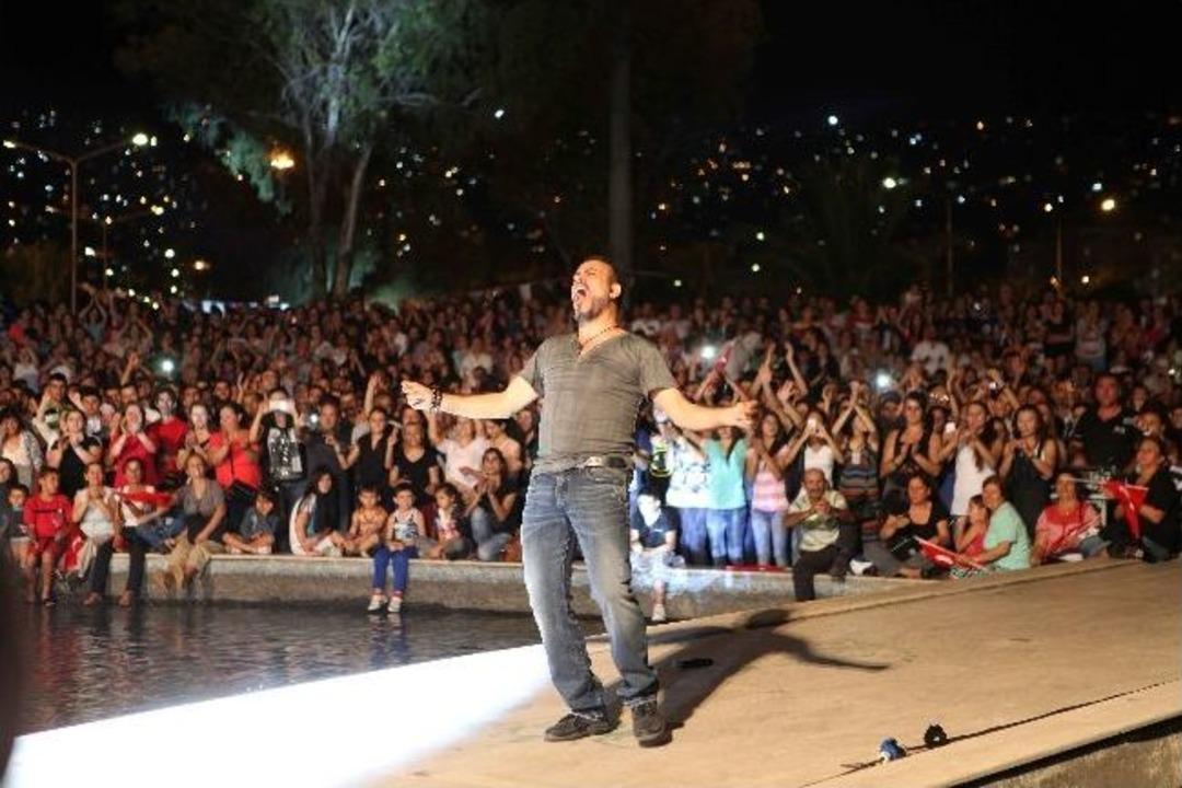 B&ouml;yle Olur Bayraklı'nın 9 Eyl&uuml;l Coşkusu