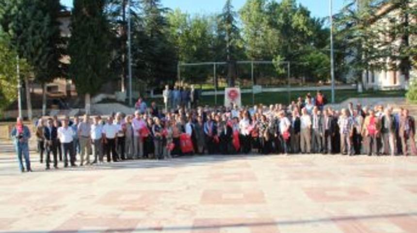 CHP 90.yıl kutlamalarında Cumhuriyet meydanına &ccedil;ıkartma yaptı