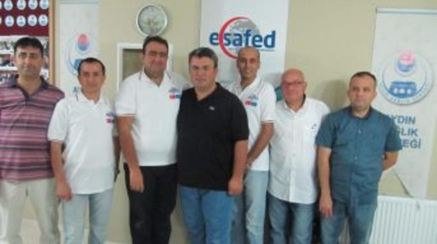 Aydınlı G&ouml;n&uuml;ll&uuml; Doktorlar Somali'ye Gitti