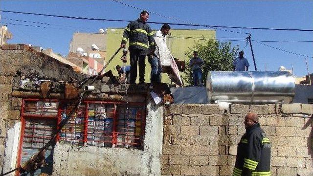 Kızıltepe’de Hurda Dükkanında Yangın Çıktı