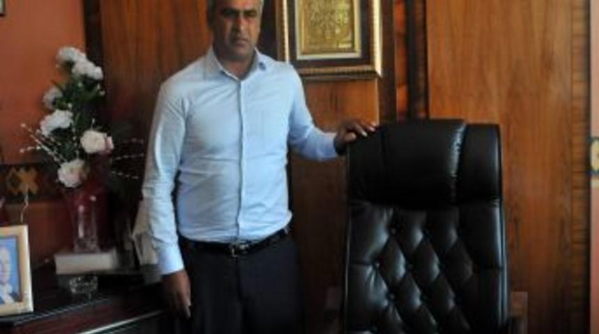 Aynı D&ouml;nemde &Uuml;&ccedil; Başkanın &Ouml;ld&uuml;ğ&uuml; Acarlar&rsquo;da G&ouml;revi Şimşek Devraldı