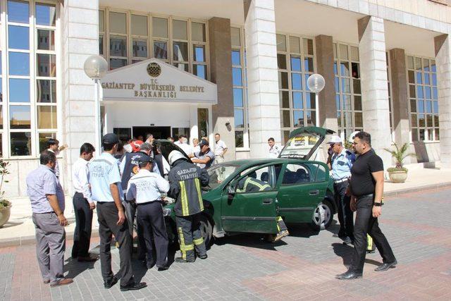 Kadına Şiddet Yasası’yla Evden Uzaklaştırılan Koca, Kendini Yakmak Istedi