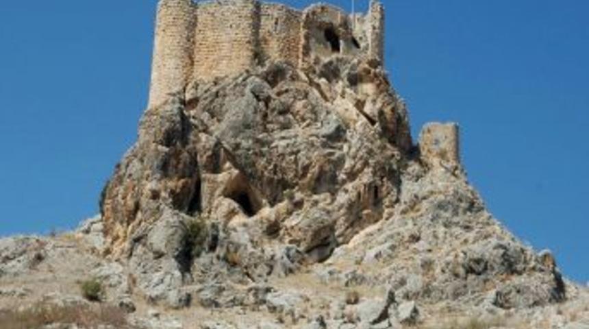 Tumlu Kalesi'nin Restorasyonu I&ccedil;in 300 Bin TL &Ouml;denek Ayrıldı