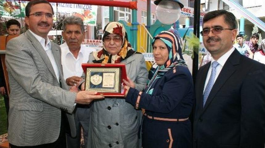 Hayırsever S&uuml;r&uuml;c&uuml;oğlu Ailesi'nden Acıpayam&rsquo;a Okul