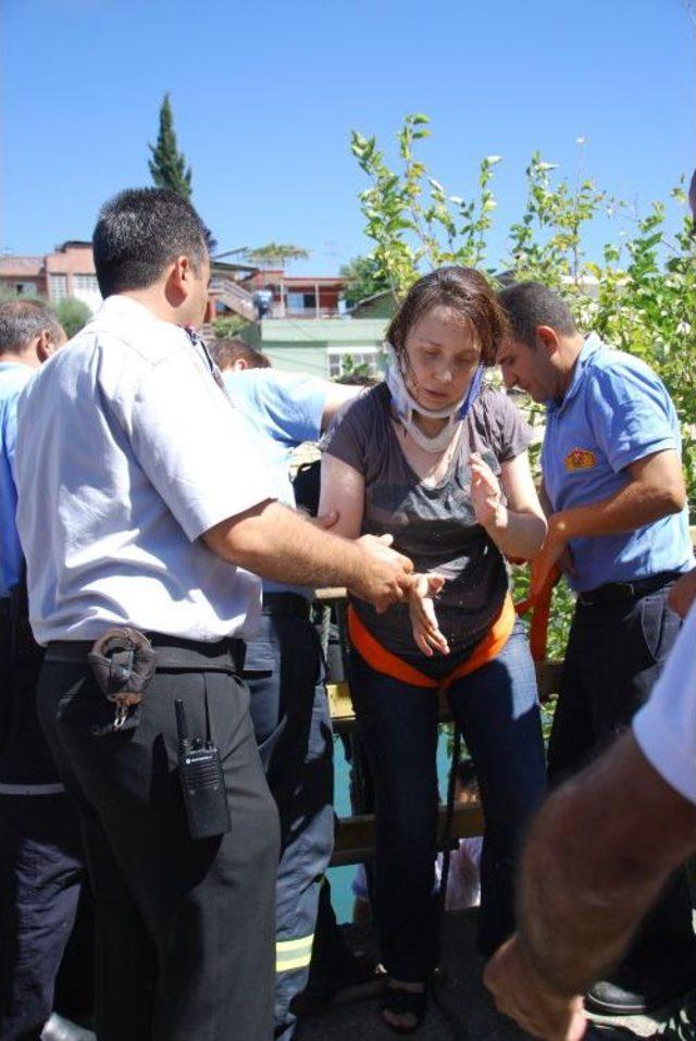 Kanala d&uuml;şen hemşireyi b&ouml;yle kurtardı 2