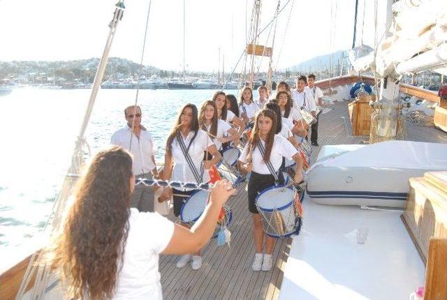 Sts Bodrum Yelkenli Okul Gemisi Barcelona’ya Uğurlandı