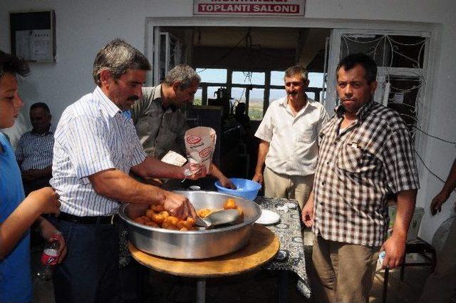 Yukarıçobanisa Şehitler İçin Lokma Döktürdü