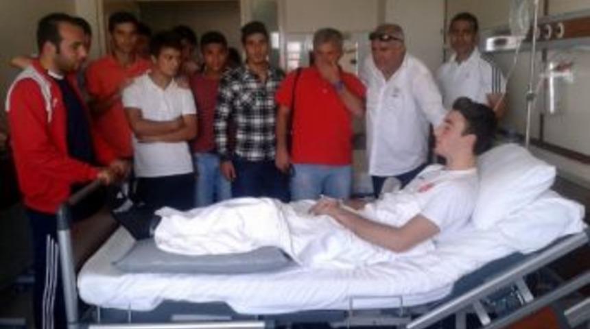 Samsunsporlu Kaleci Faik Ameliyat Oldu