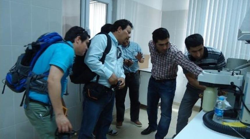 &Ccedil;in Ve Şili&rsquo;den Gelen Heyet, Kayısı Araştırma İstasyonu&rsquo;nu Ziyaret Etti