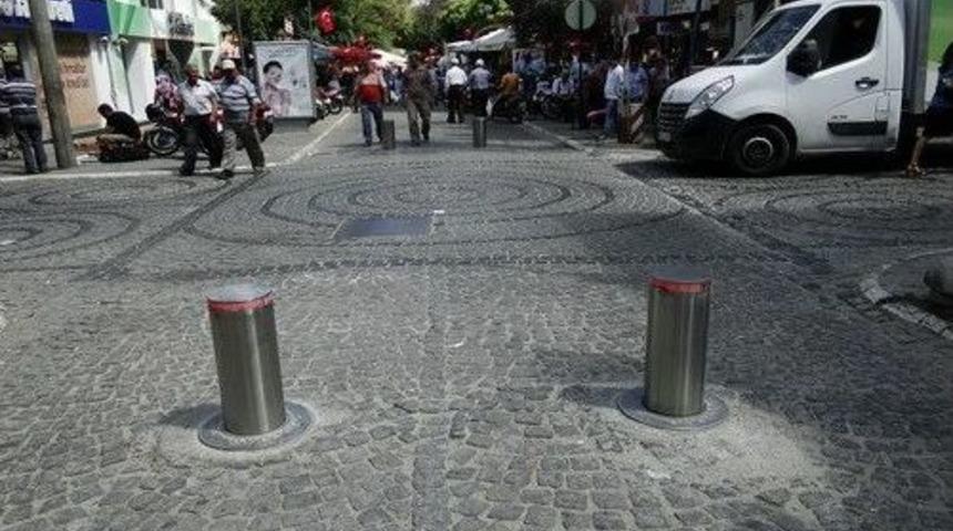 Salihli'de Sevgi Yolu'na Yeni Bariyerler Yapıldı