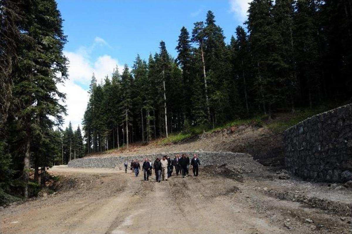 Vali Bektaş, Ilgaz 2 Kayak Tesislerinde İncelemelerde Bulundu