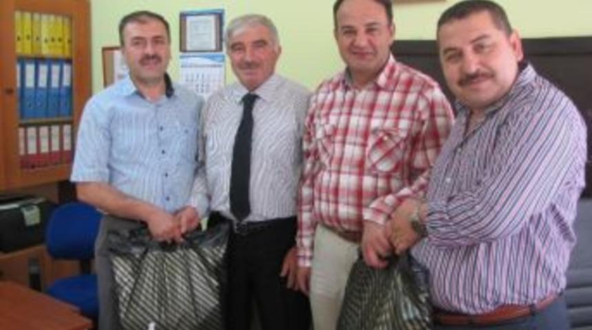 Yerk&ouml;y G&uuml;n Işığı Derneğinden &Ouml;ğrencilere Kırtasiye Yardımı