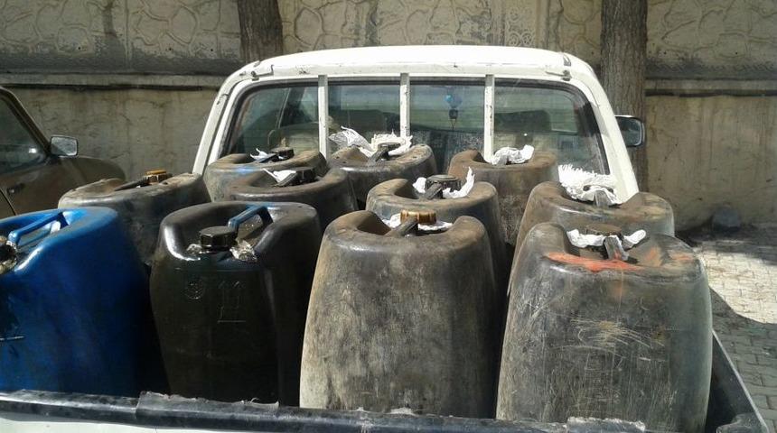 Ka&ccedil;ak Akaryakıt Naklederken Polise Yakalandı