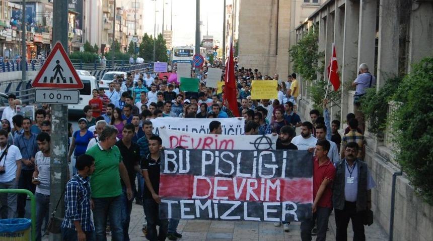 İzinsiz G&ouml;steri Sırasında Hayatını Kaybeden Atakan&rsquo;ı Andılar