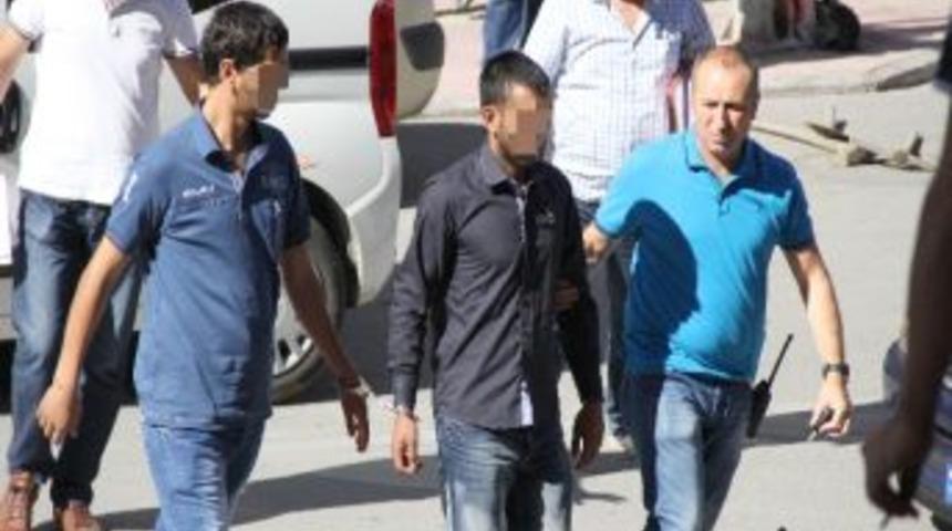 3 Marketi Dolandıran 2 Kişi Tutuklandı